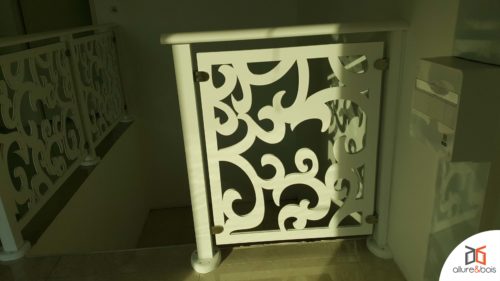 Garde corps peint en haut de cage d'escaliers garde-corps-cage-escaliers