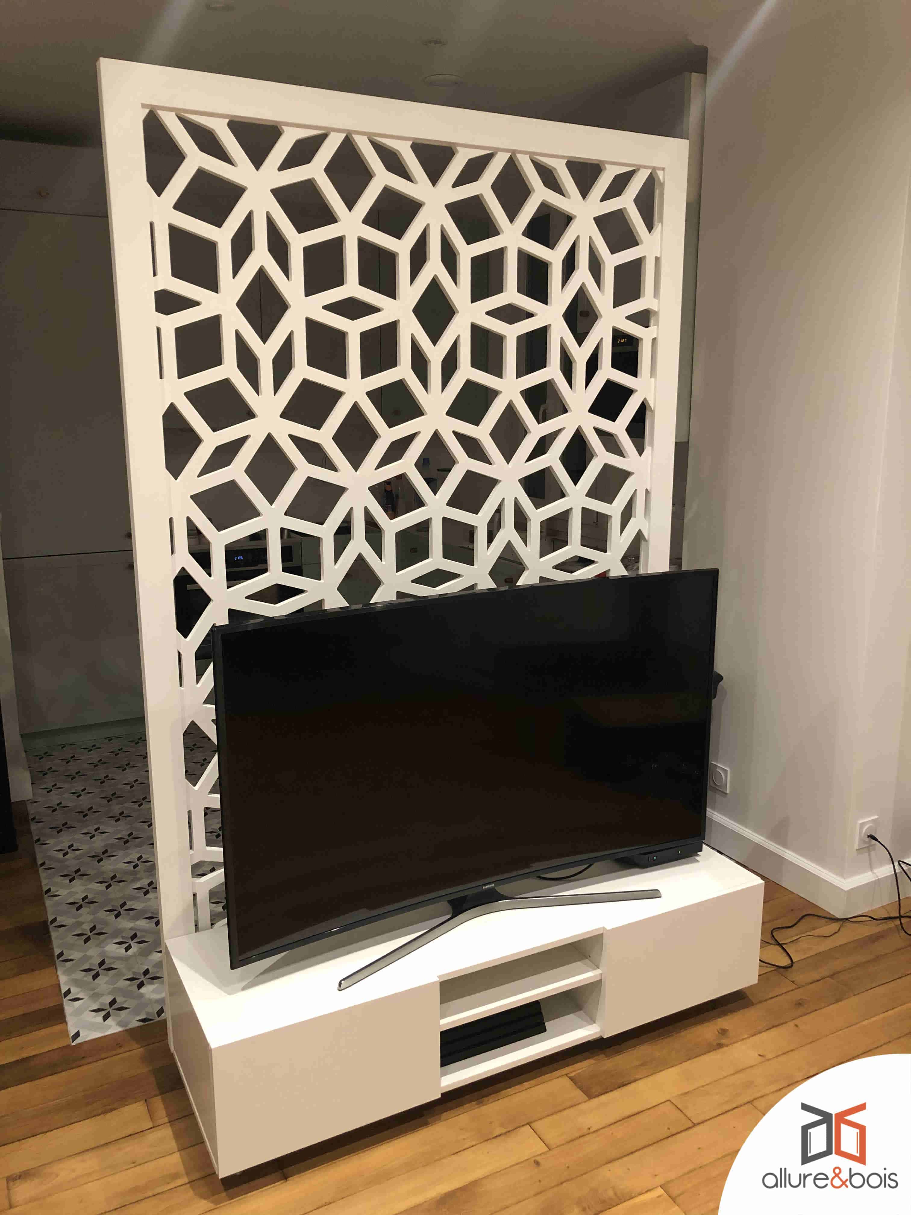 meuble TV sur-mesure façon cloison séparatrice