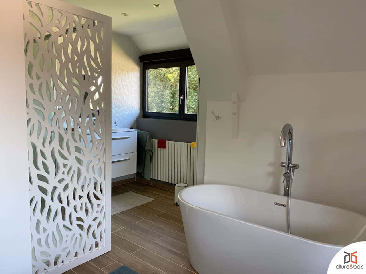 claustra bois blanc salle de bain