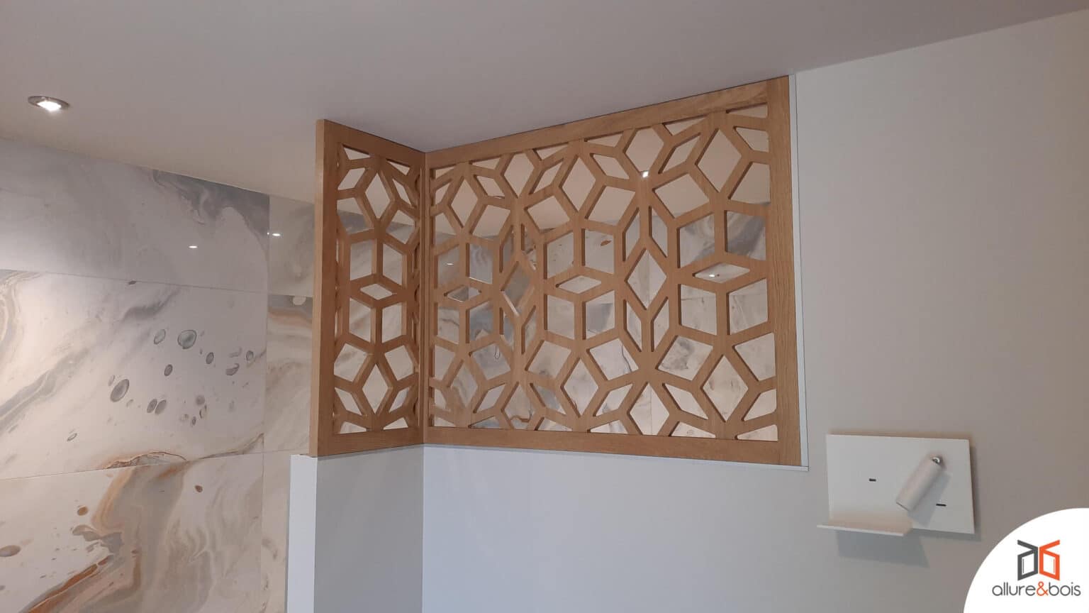 Claustra intérieur en bois sur-mesure par Allure et Bois