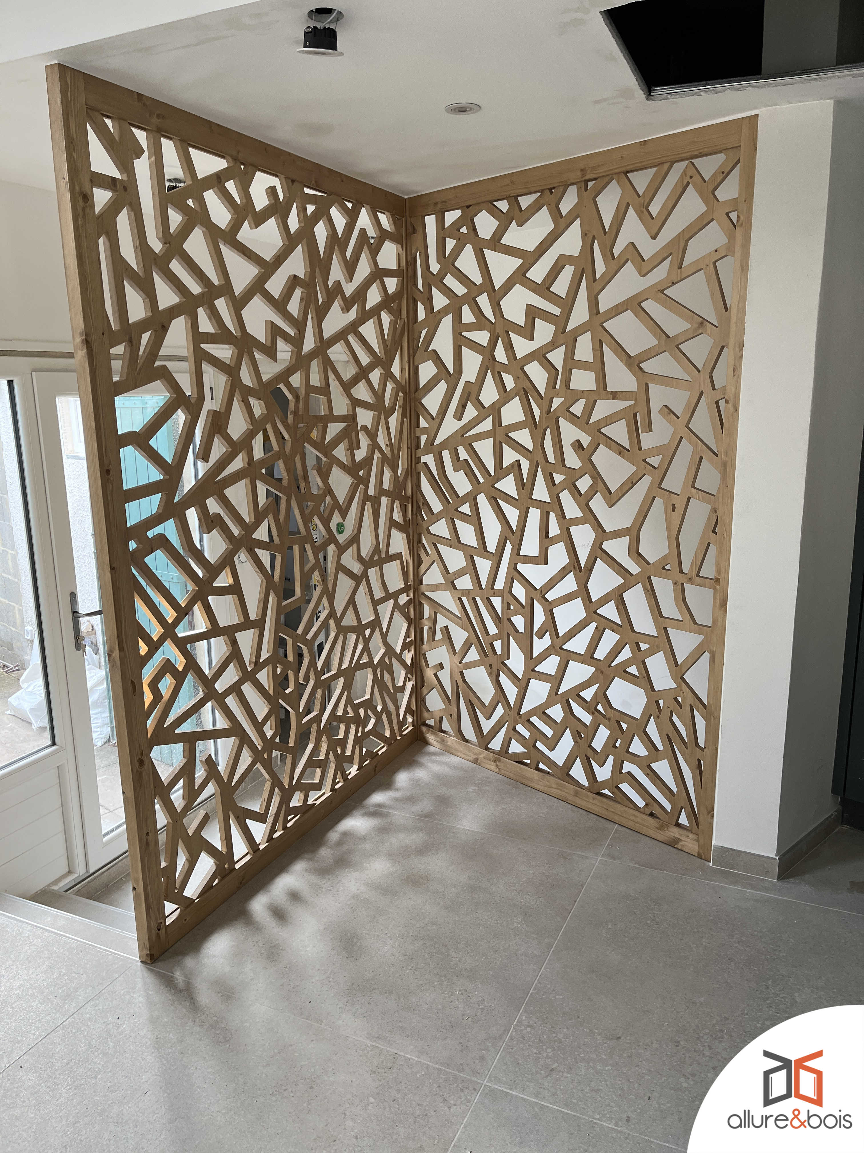 claustra intérieur bois motif graphique après