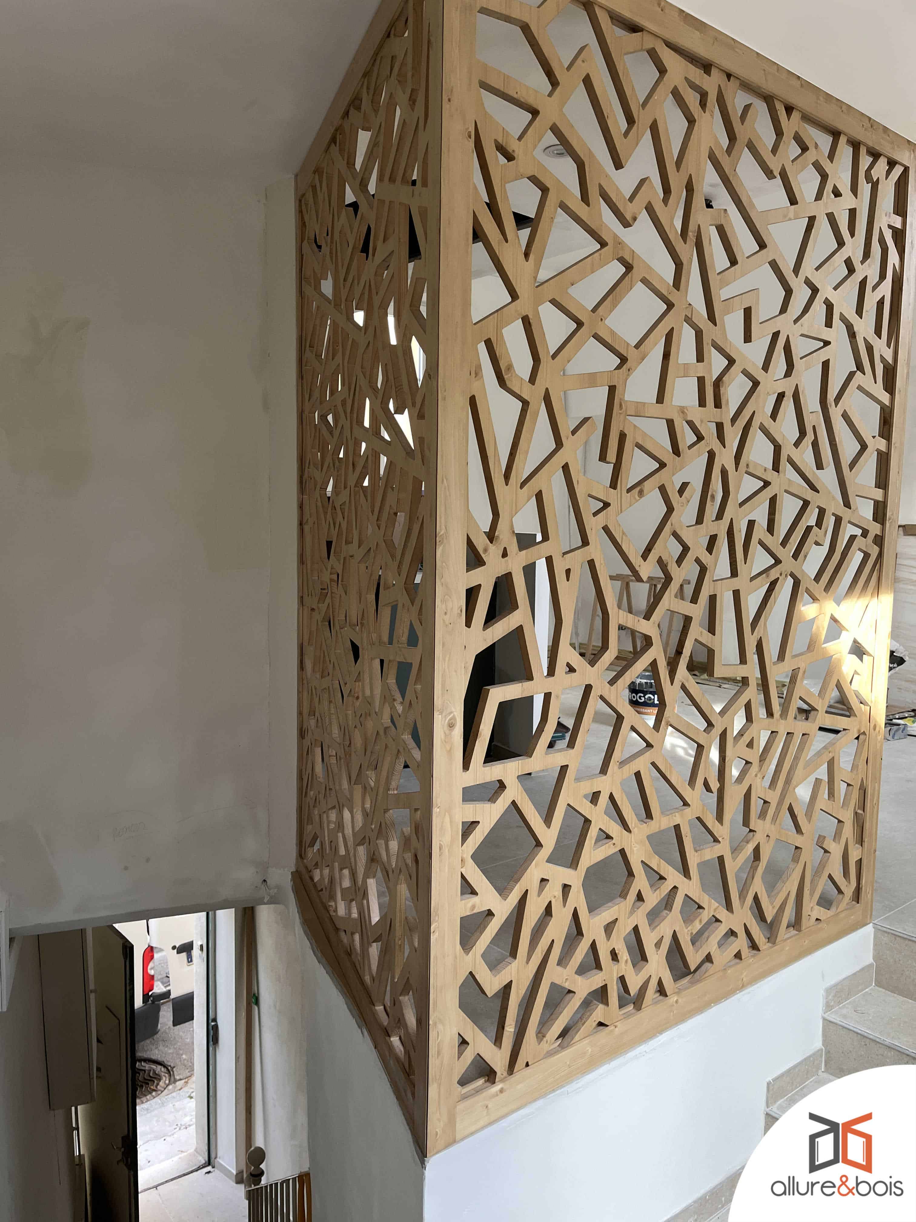 claustra intérieur bois motif graphique angle
