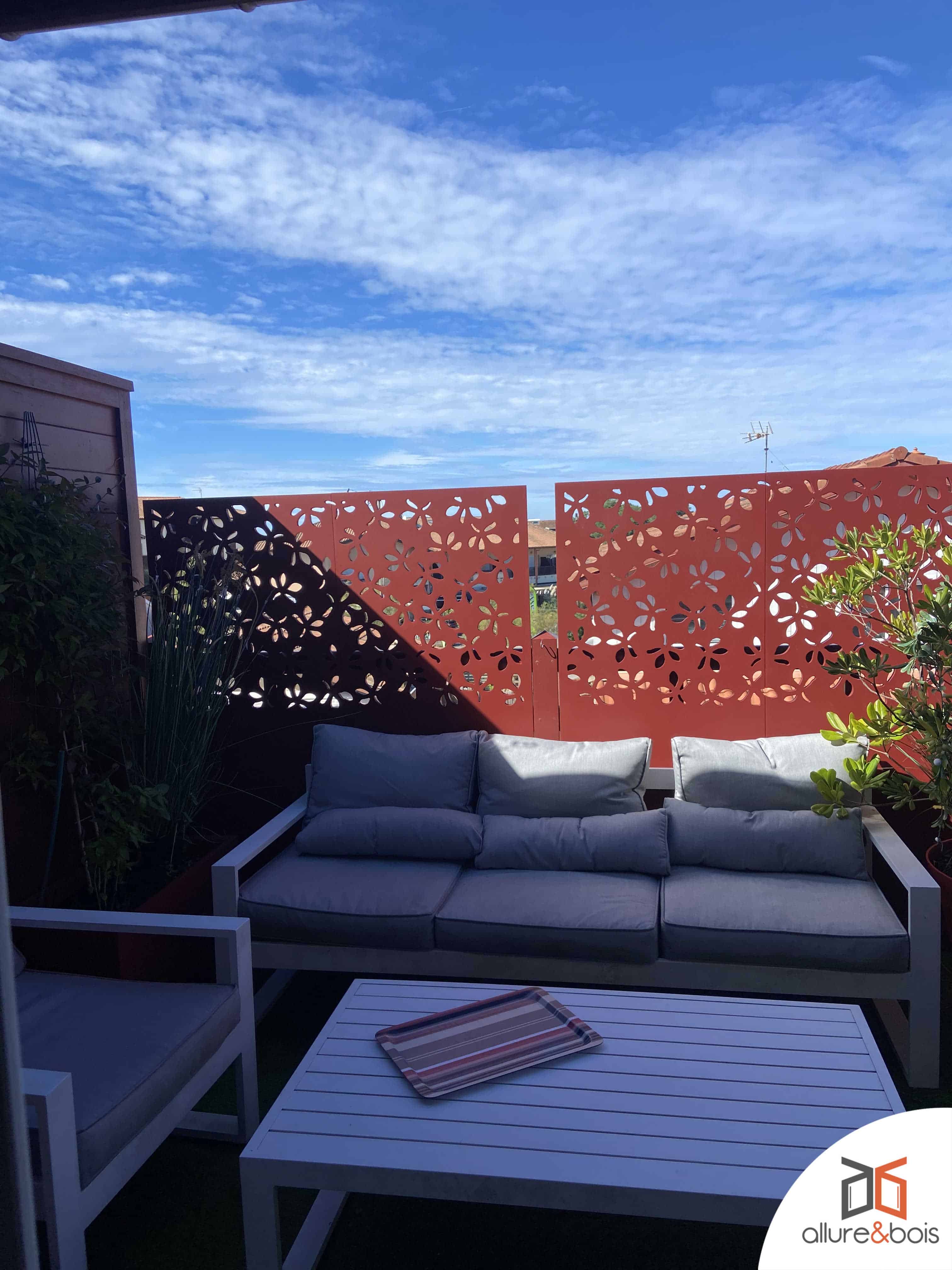 Claustra bois floral toit terrasse