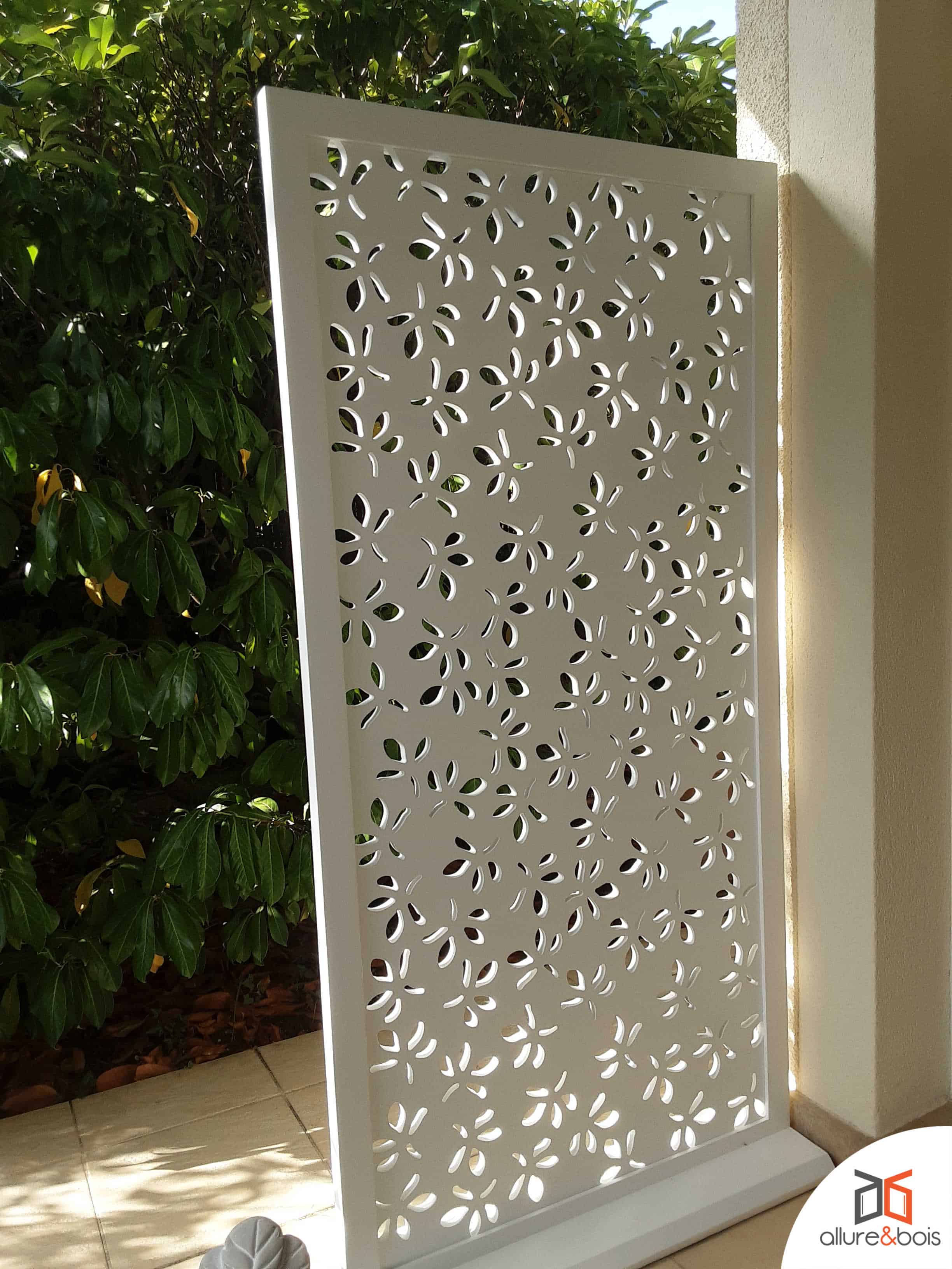 Claustra bois floral terrasse