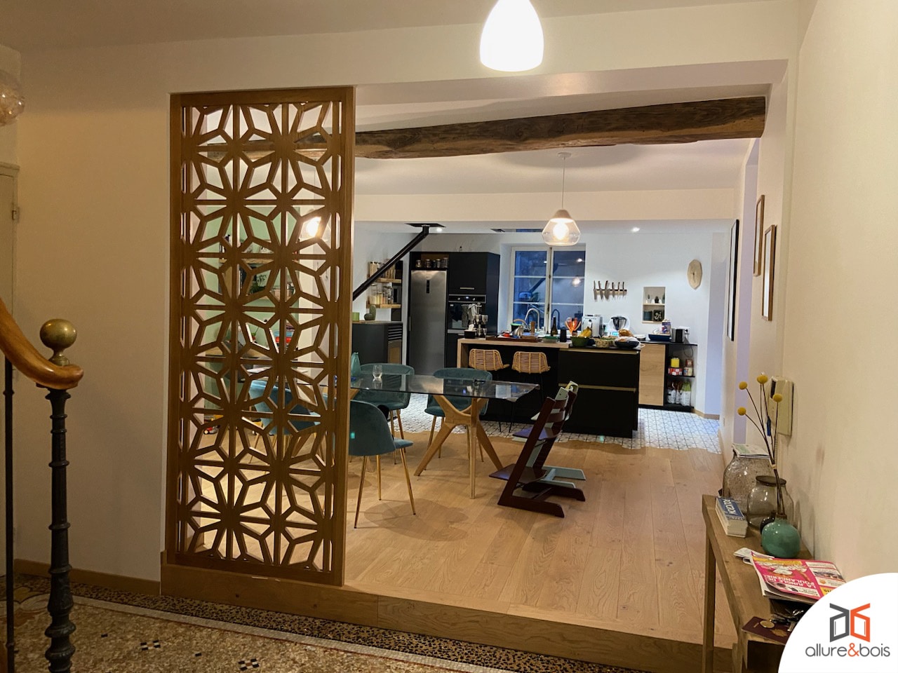 décoration poutre apparente claustra bois