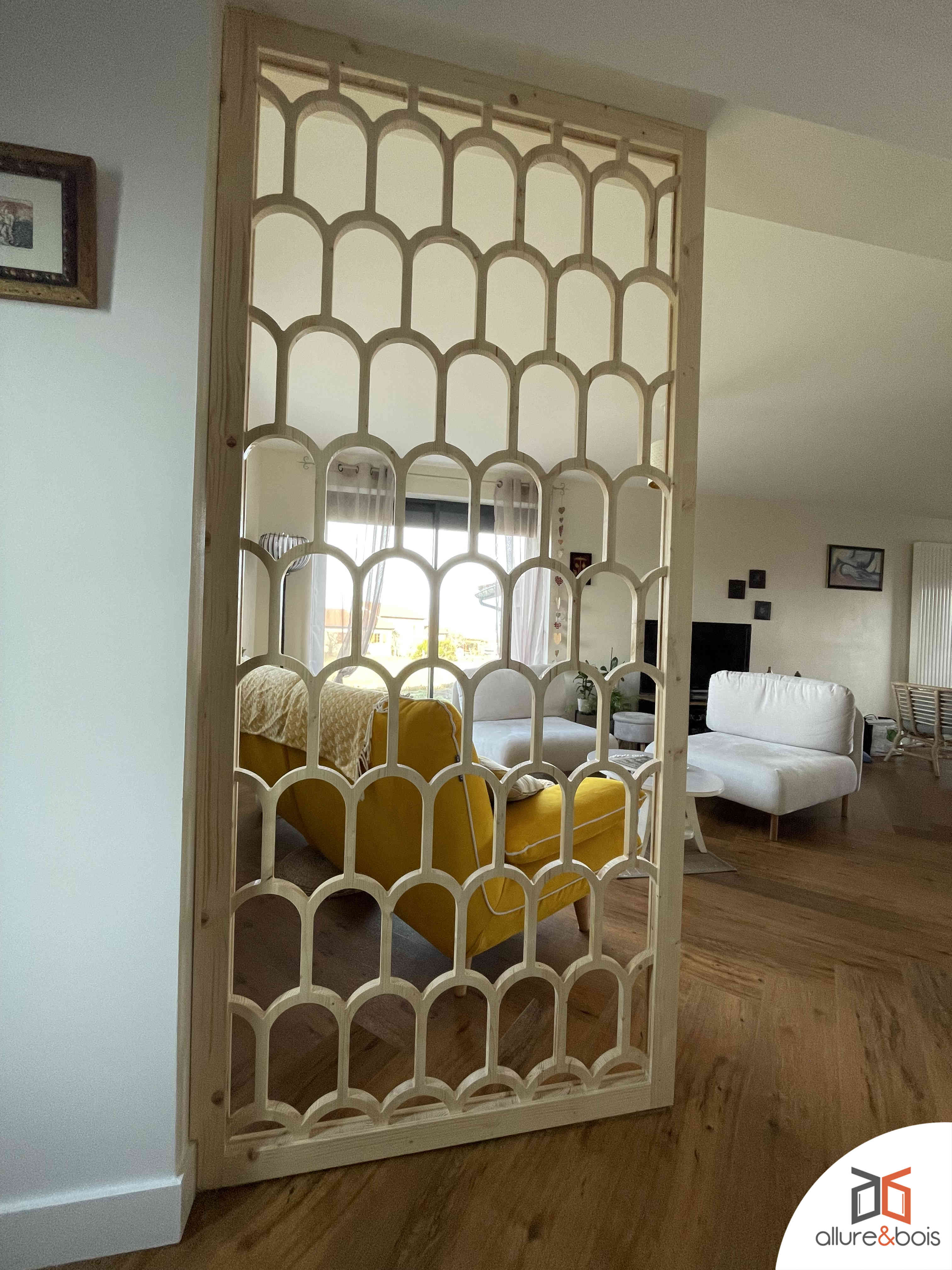 Claustra motif arche bois